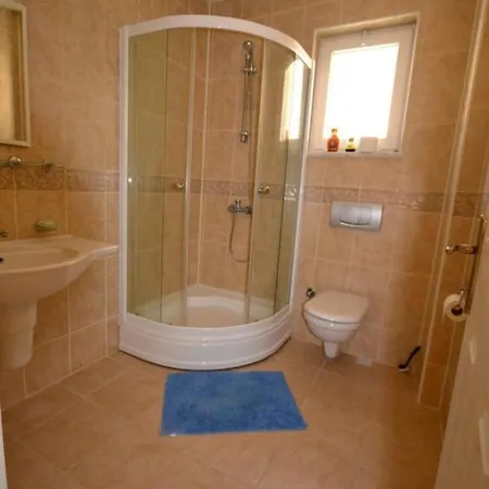Vivid 4 With Jjacuzzi And Pool Bezkesen