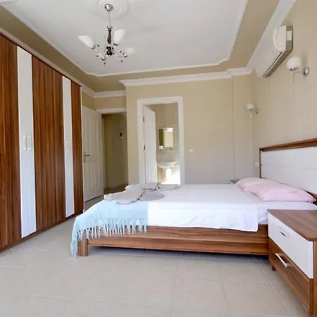 Villa Vivid 4 With Jjacuzzi And Pool Bezkesen